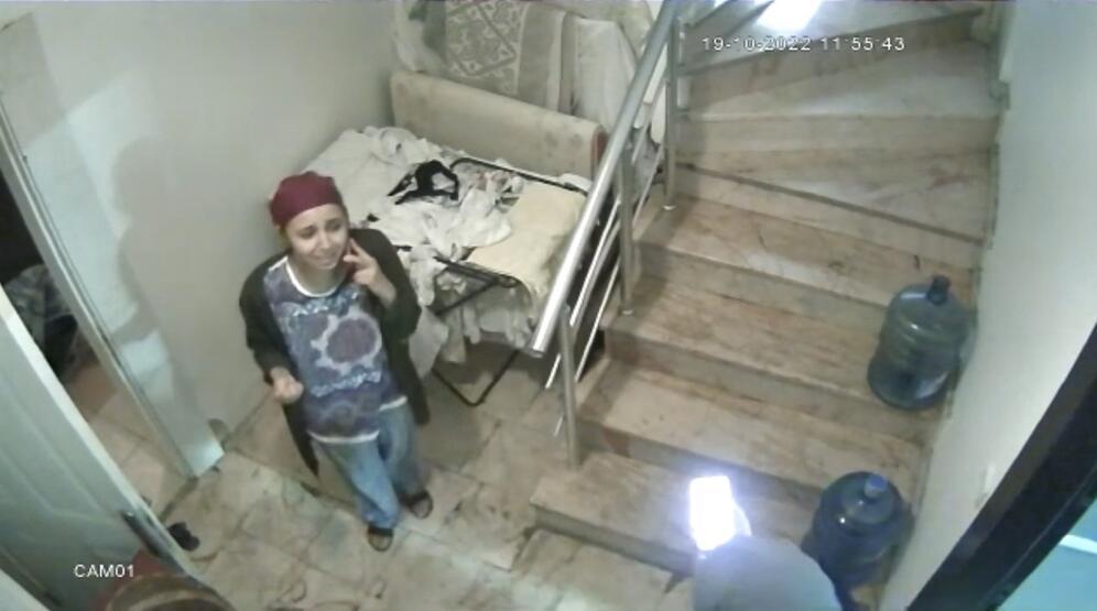 İstanbul’da korkunç olay! Merdivenlerden “annem” diye feryat ederek indi