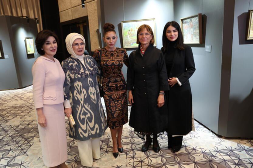 Emine Erdoğan, Özbekistan’da "Özbekistan'ın Renkleri" sergisini ziyaret etti