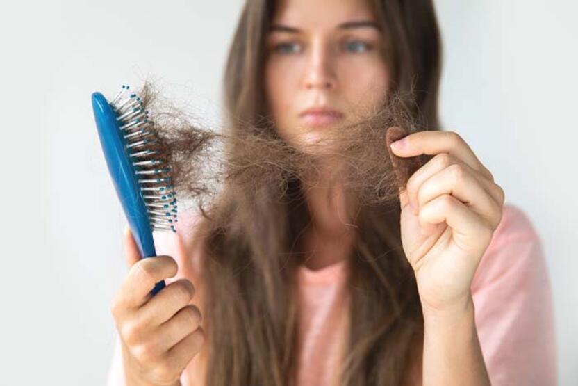 Günde 100-150 telden fazla dökülüyorsa dikkat! Saç dökülmesi neden olur? Saç dökülmesine karşı etkili yöntemler