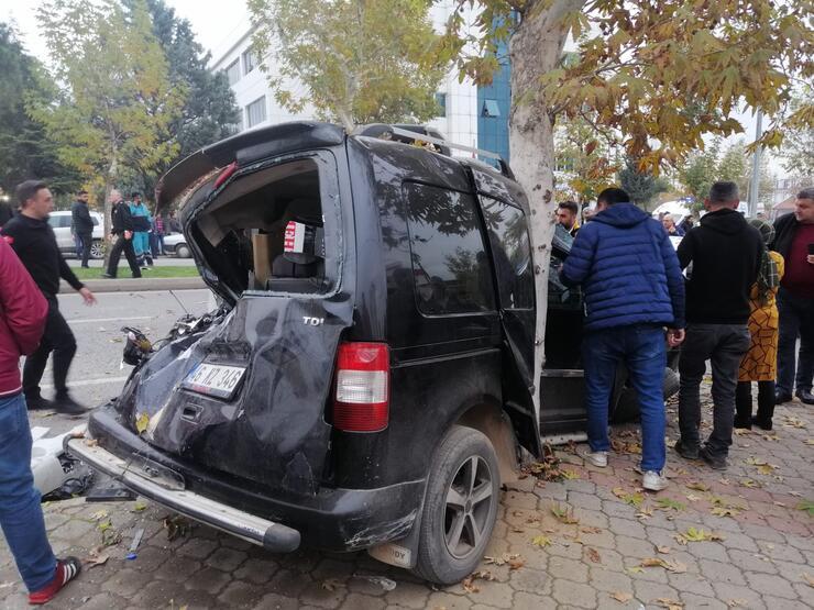 Kahramanmaraş'ta servis midibüsü ile minibüs çarpıştı: 17 yaralı