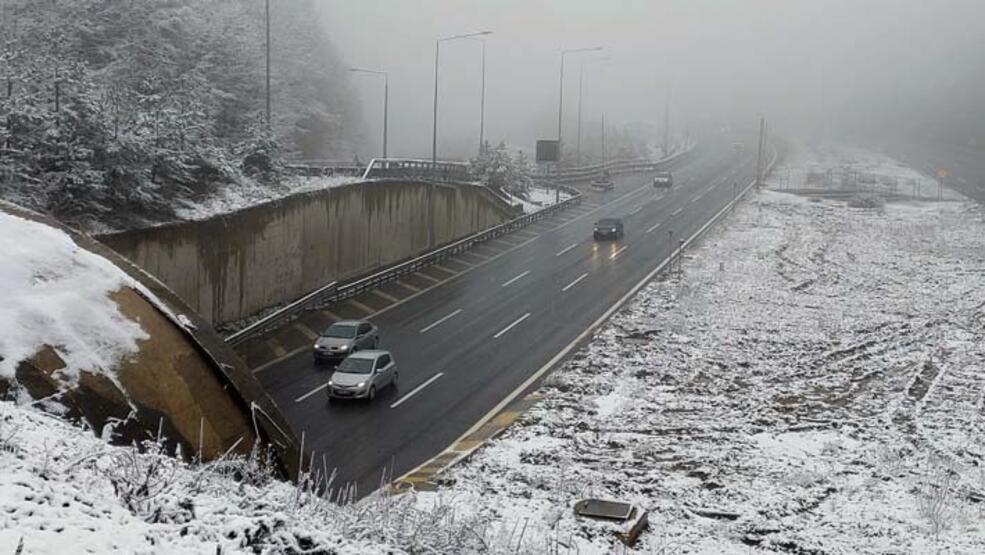 Bolu Dağı geçişinde kar, ulaşımı etkilemedi