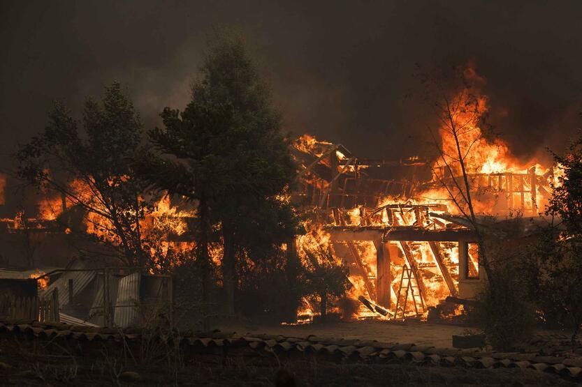 Şili'de orman yangınları: Can kaybı 22'ye yükseldi