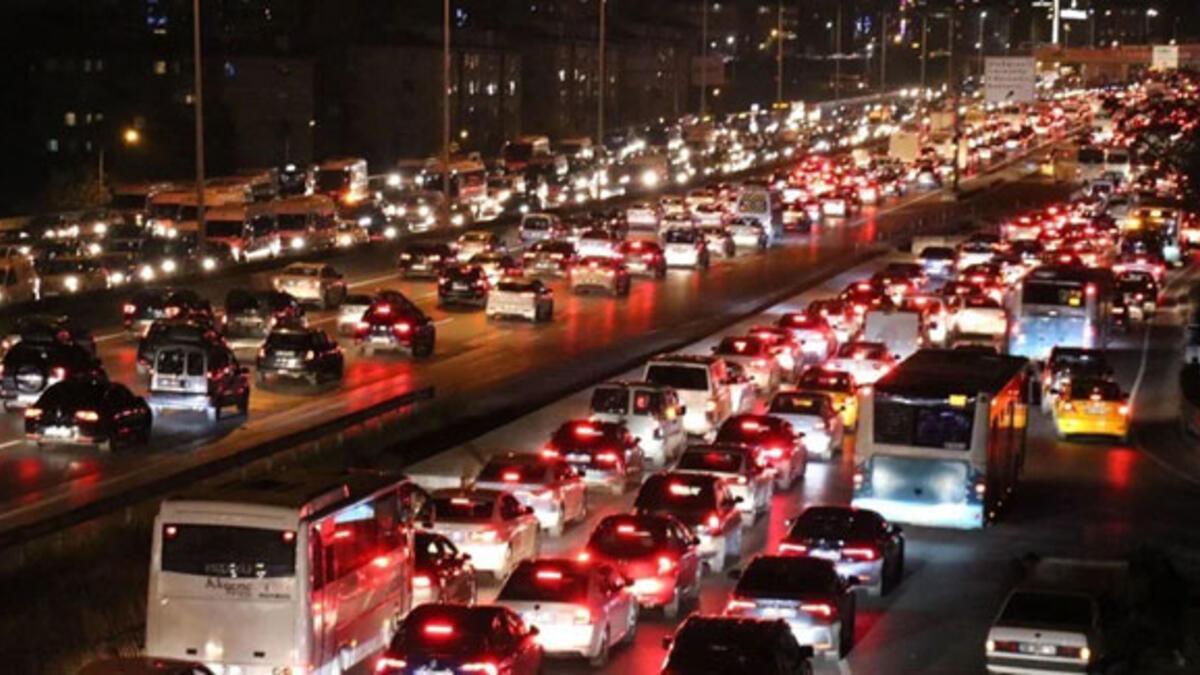 istanbul da aksam saatlerinde trafik yogunlugu son dakika flas haberler
