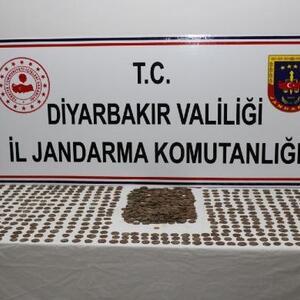 Diyarbakırda 851 sikke ele geçirildi, 7 gözaltı