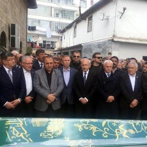 Kılıçdaroğlu, MHPli eski vekilin babasının cenazesine katıldı