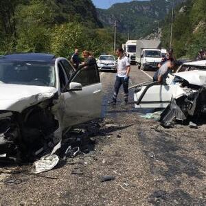 Karabük’te 3 araçlı zincirleme kaza: 2 ölü, 7 yaralı