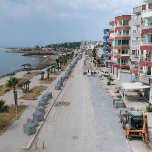 Adananın turizm ilçesi Karataş’ta yol çalışması başladı