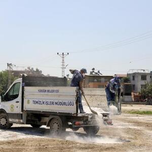 Yüreğir Belediyesi, Kurban Bayramı sonrası ilçe genelinde yoğun temizlik çalışması gerçekleştiriyor