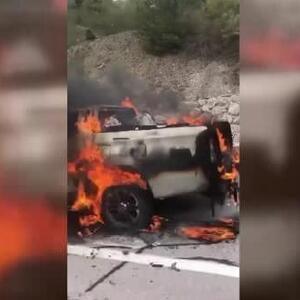 Sinopta alev alan kamyonet yandı