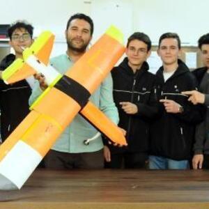 Meslek lisesi öğrencilerinden sinyal kesici insansız hava aracı üretimi
