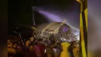 Son dakika haberi... Hindistan'da iniş yapan uçak ikiye ayrıldı | Video