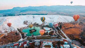 'Beyaz cennet' Pamukkale'de balonlu 29 Ekim coşkusu