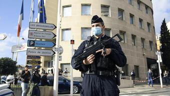 Son dakika... Fransa'nın Cannes kentinde polise bıçaklı saldırı 