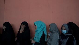 Taliban'dan yeni karar: Afganistan'da kadınların oynadığı dizilerin televizyonlarda gösterilmesini yasaklandı