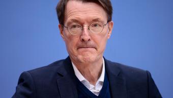 Almanya Sağlık Bakanı'ndan Omicron uyarısı: Önümüzde çok zor haftalar var