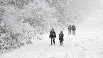 Yoğun kar yağışı nedeniyle 52 ilde okullar tatil edildi