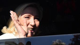 Le Pen hakkında flaş iddia! Dolandıcılıkla suçlanıyor