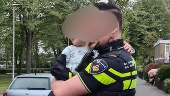 Hollanda’da 4 yaşında bir çocuk, annesinin arabasıyla kaza yaptı