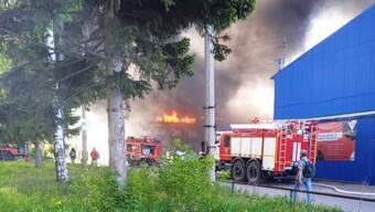 Rusya’da kimya fabrikasında yangın: 2 bin metrekare alan küle döndü!