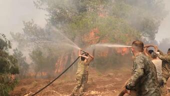 Kıbrıs'ta Mehmetçikten yangınla mücadeleye destek