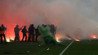 Saint-Etienne küme düştü, taraftarlar futbolculara saldırdı