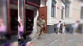 Ukrayna’da gelinlik ve damatlığın yerini askeri üniforma aldı