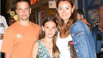 Pınar Altuğ ve ailesinin birkaç günlük Çeşme tatili