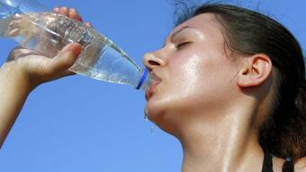 Sıcak yaz günlerinde su tüketimine dikkat! Bağışıklığı güçlendirmek için...