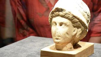 Tanrıça 'Athena'nın 2 bin 300 yıllık heykel başı, 27 yıl sonra sergide