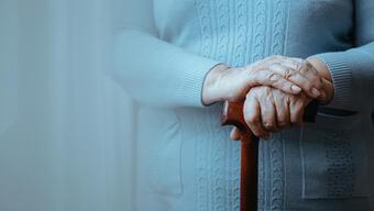 Rüyada Yaşlı Kadın Görmek Ne Anlama Gelir? Rüyada Yaşlı Kadın Görmek Nasıl Yorumlanır?