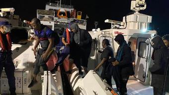 İzmir’de 69 kaçak göçmen kurtarıldı, 19 kaçak göçmen yakalandı