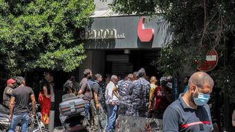 Lübnan'da banka baskını: Silahlı saldırgan çok sayıda kişiyi rehin aldı