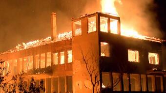 Bursa'da tarihi ipek fabrikası binasında yangın
