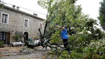 Avrupa’yı şiddetli fırtına vurdu: 13 ölü