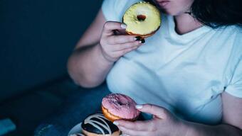 Duygusal açlıkla başa çıkmanın 10 etkili yolu