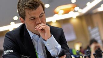 Satranç şampiyonu Magnus Carlsen, kendisini yenen rakibini 'hile yapmakla' suçladı