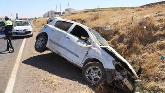 Diyarbakır'da otomobil takla attı: 4 yaralı