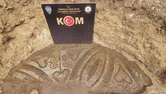 İzmir'de 2 bin yıllık mozaik ele geçirildi; 1 gözaltı