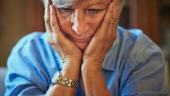 Alzheimer hastası ile nasıl konuşmak gerekir?