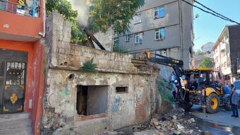 Şişli'de metruk binalar yıkıldı
