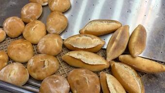 İtalya'da fırıncılardan protesto: Ekmekçiliğin 'ölümünü' ilan ettiler