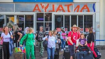 Antalya'da ev bulamayan yabancılar apart otellere akın etti