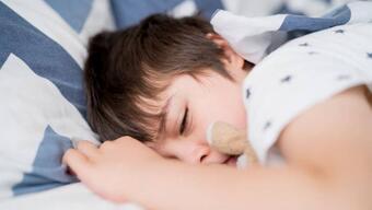 Gece terörü neden olur? Bebeklerde gece terörü önlemenin yolları! Bu yöntemler uyku terörünü geçiriyor!