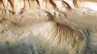 Mars'taki kraterde buzul keşfedildi