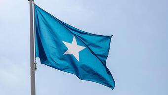 Somali’de hükümet yetkililerin bulunduğu otele saldırı