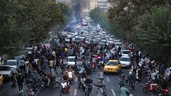 İ﻿ranlı general protestolarda 300'den fazla kişinin öldüğünü söyledi