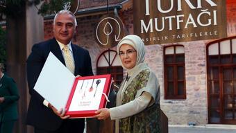 Emine Erdoğan duyurdu: Asırlık Tariflerle Türk Mutfağı kitabı ödüle aday