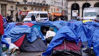 Paris'in göbeğinde sokakta kalıyorlar