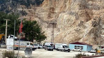 Toprak kaymasında 250 metre yükseklikten yuvarlanan kepçenin operatörü öldü