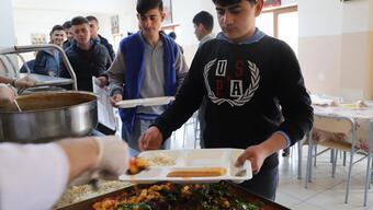 Bayburt'ta 3 bin 600 öğrenciye ücretsiz yemek desteği